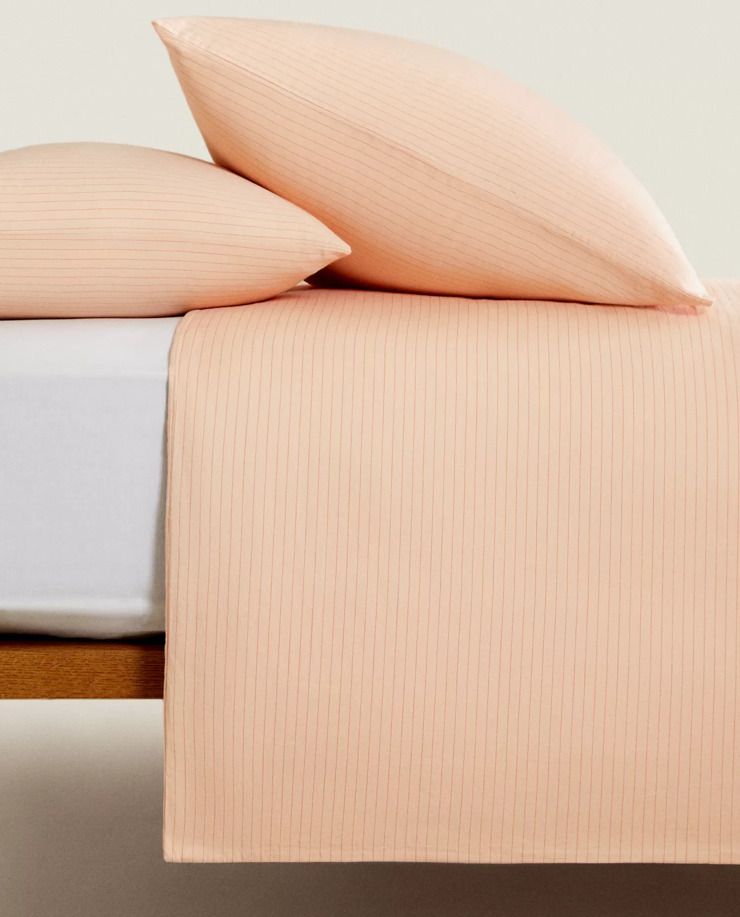 ZARA Home Capas De Edredao<(300 Fios) Capa De Edredon De Cetim Lavado Listrado