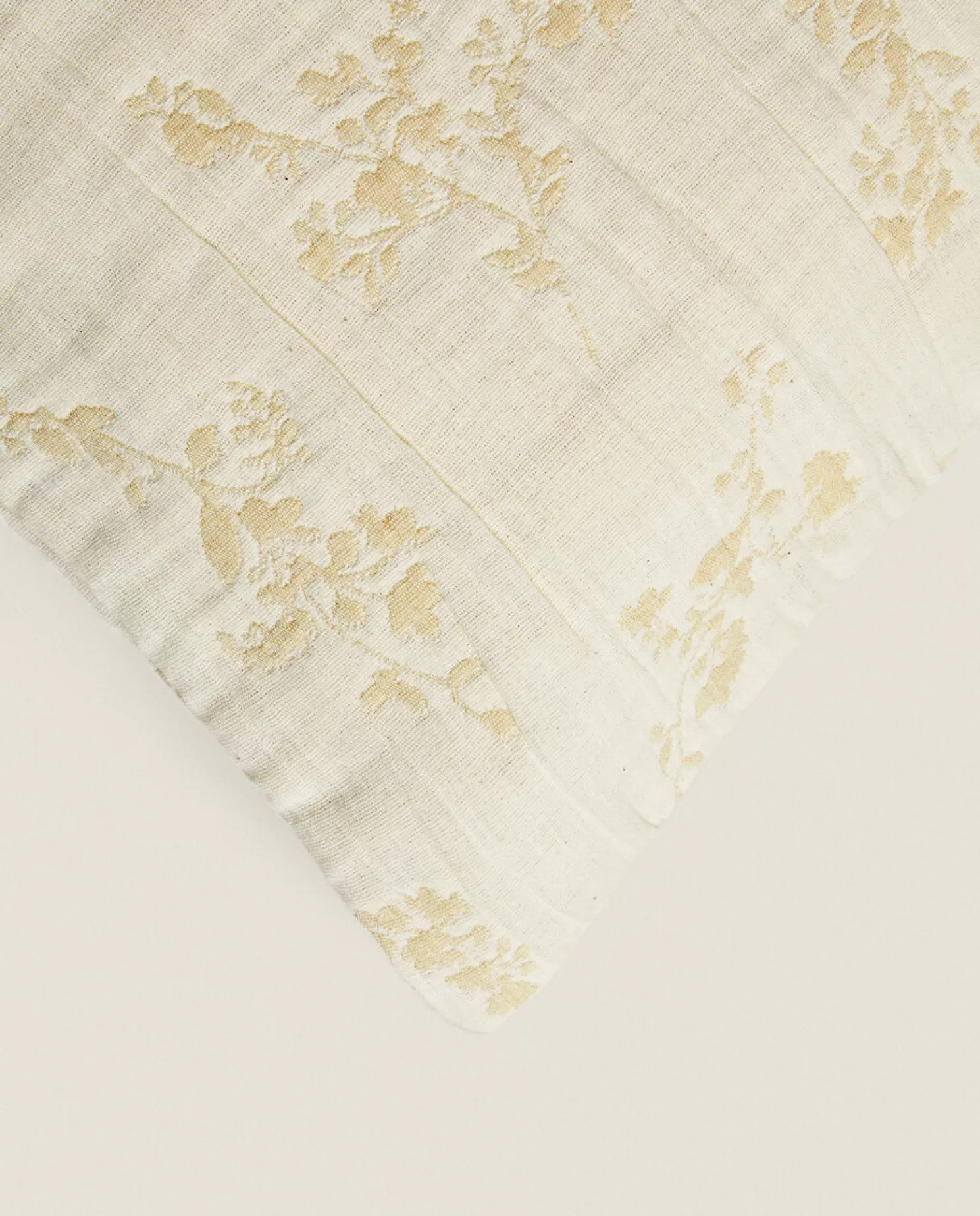 ZARA Home Colchas<Capa De Almofada Floral Em Jacquard