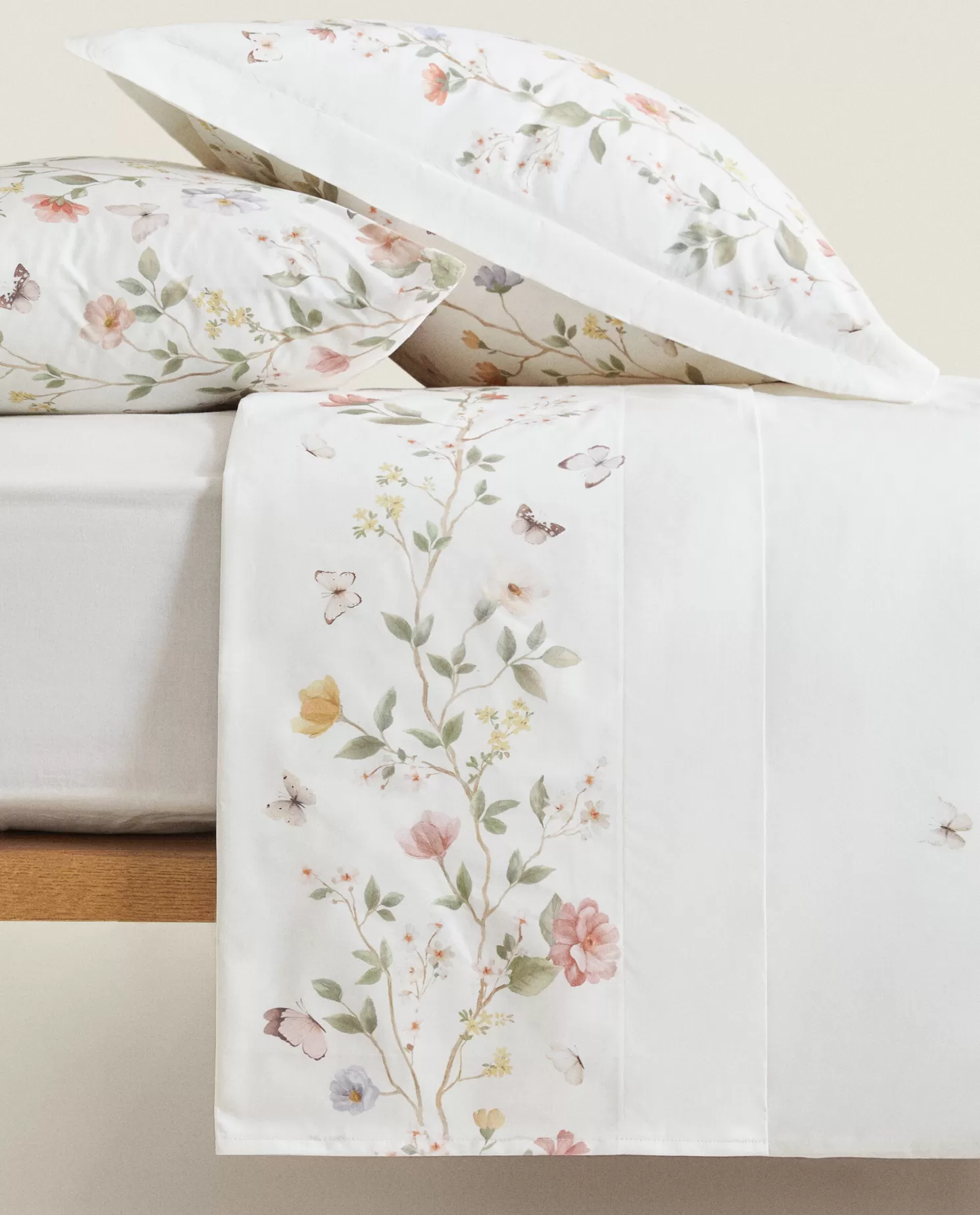 ZARA Home Capas De Edredao<Capa De Edredao Com Estampa De Flores E Borboletas
