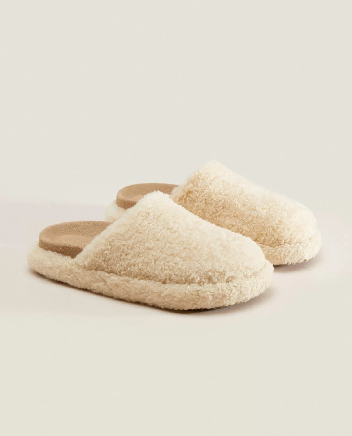 ZARA Home Mulher<Chinelos Fuzzy Mule Clog