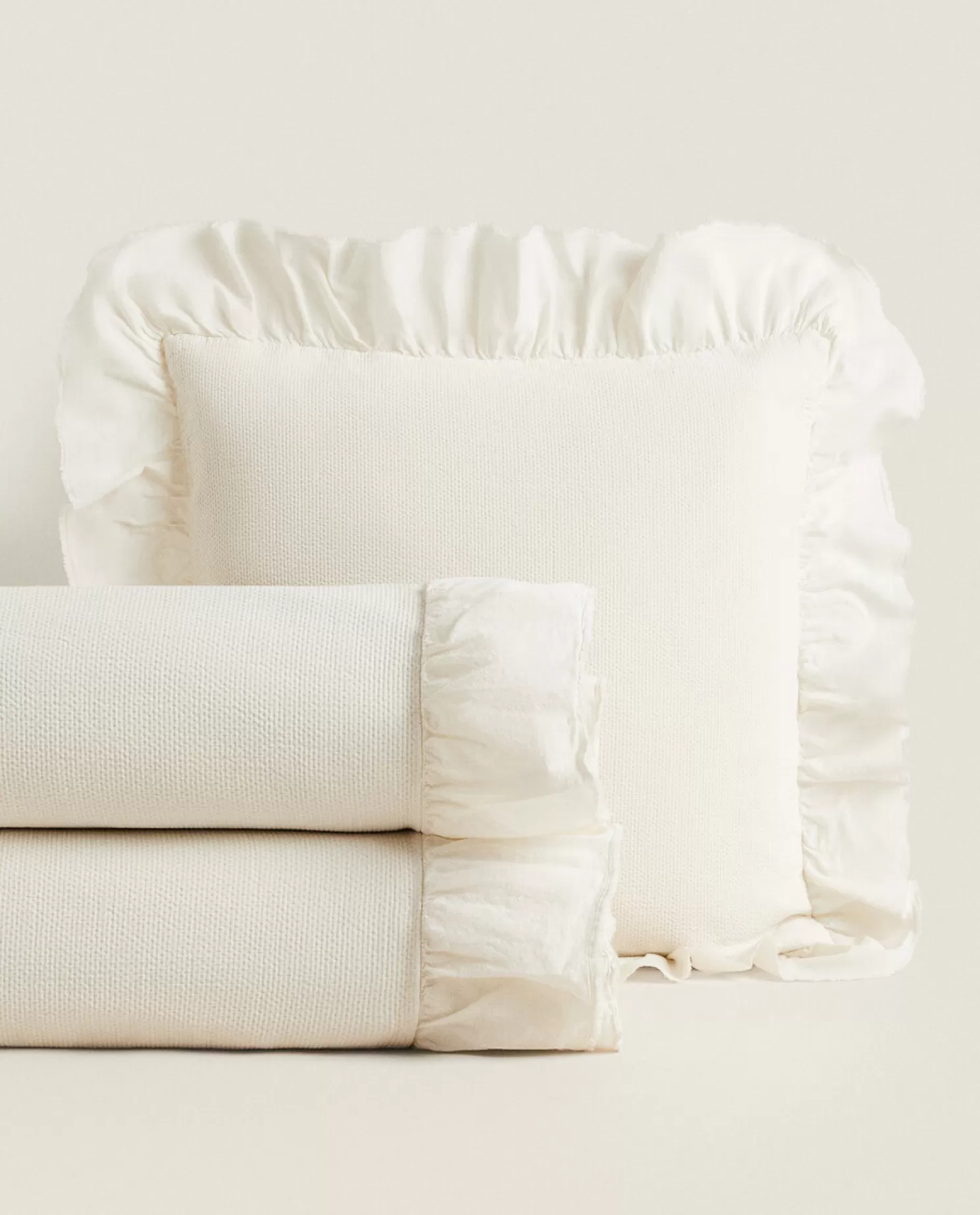 ZARA Home Colchas<Colcha Com Babados