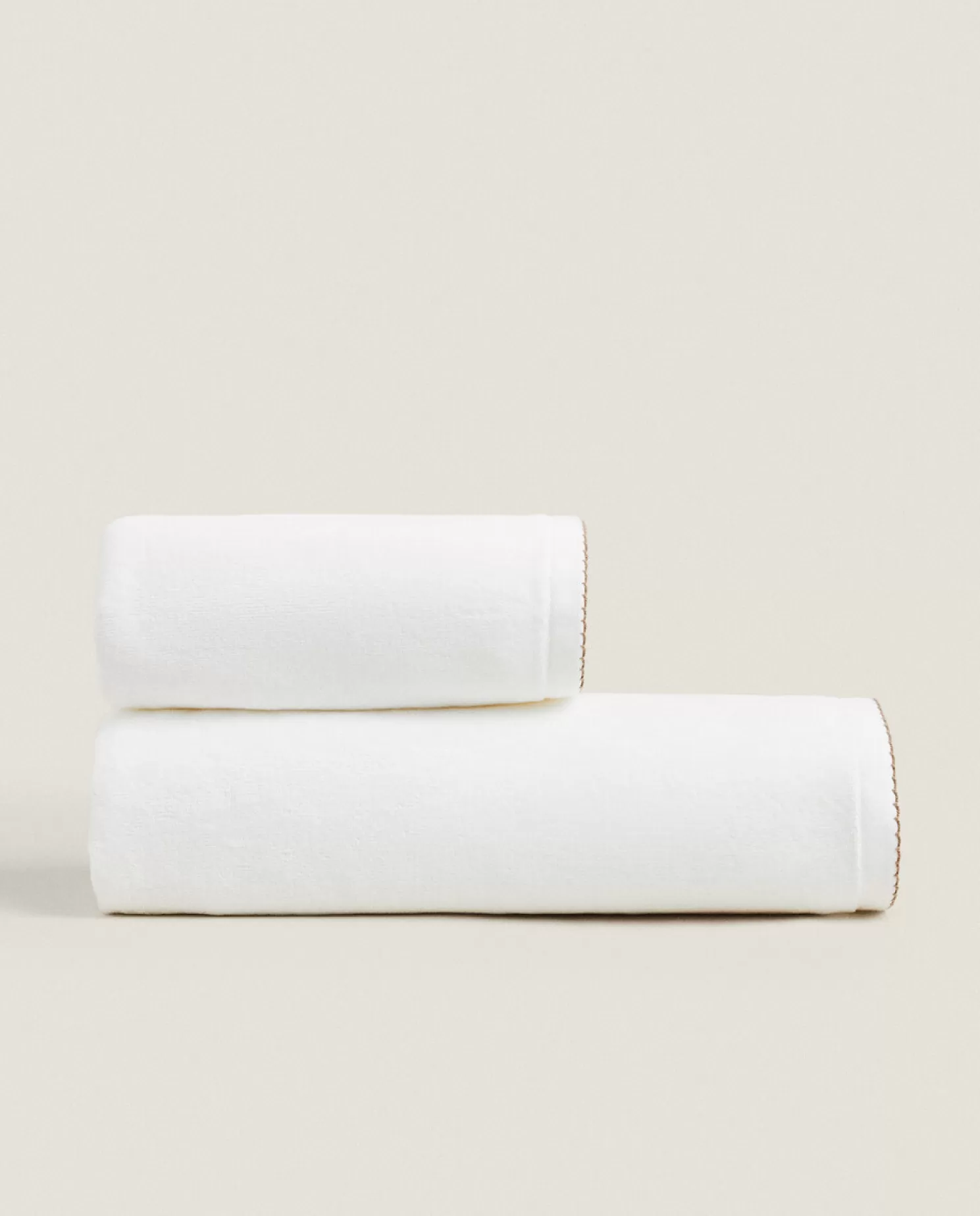 ZARA Home Banheiro<Toalha De Veludo Com Detalhe De Acabamento